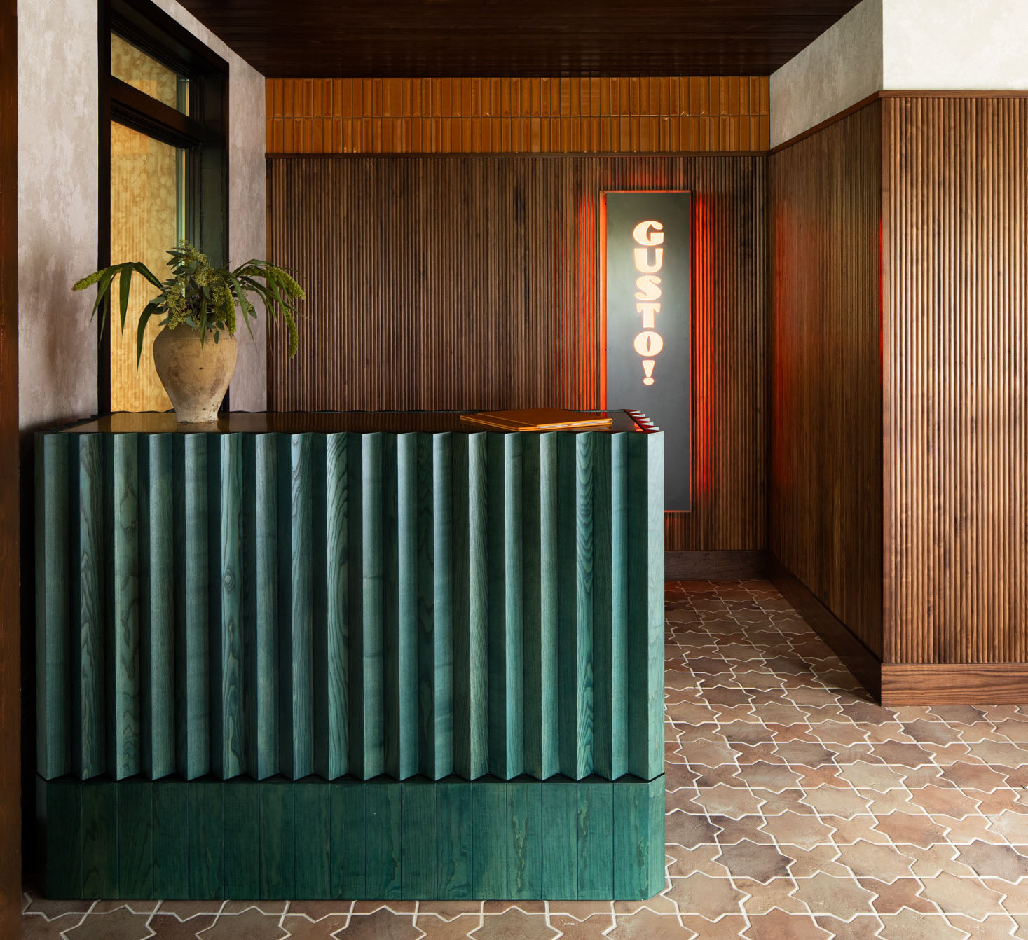 Basalto Green Cabinet