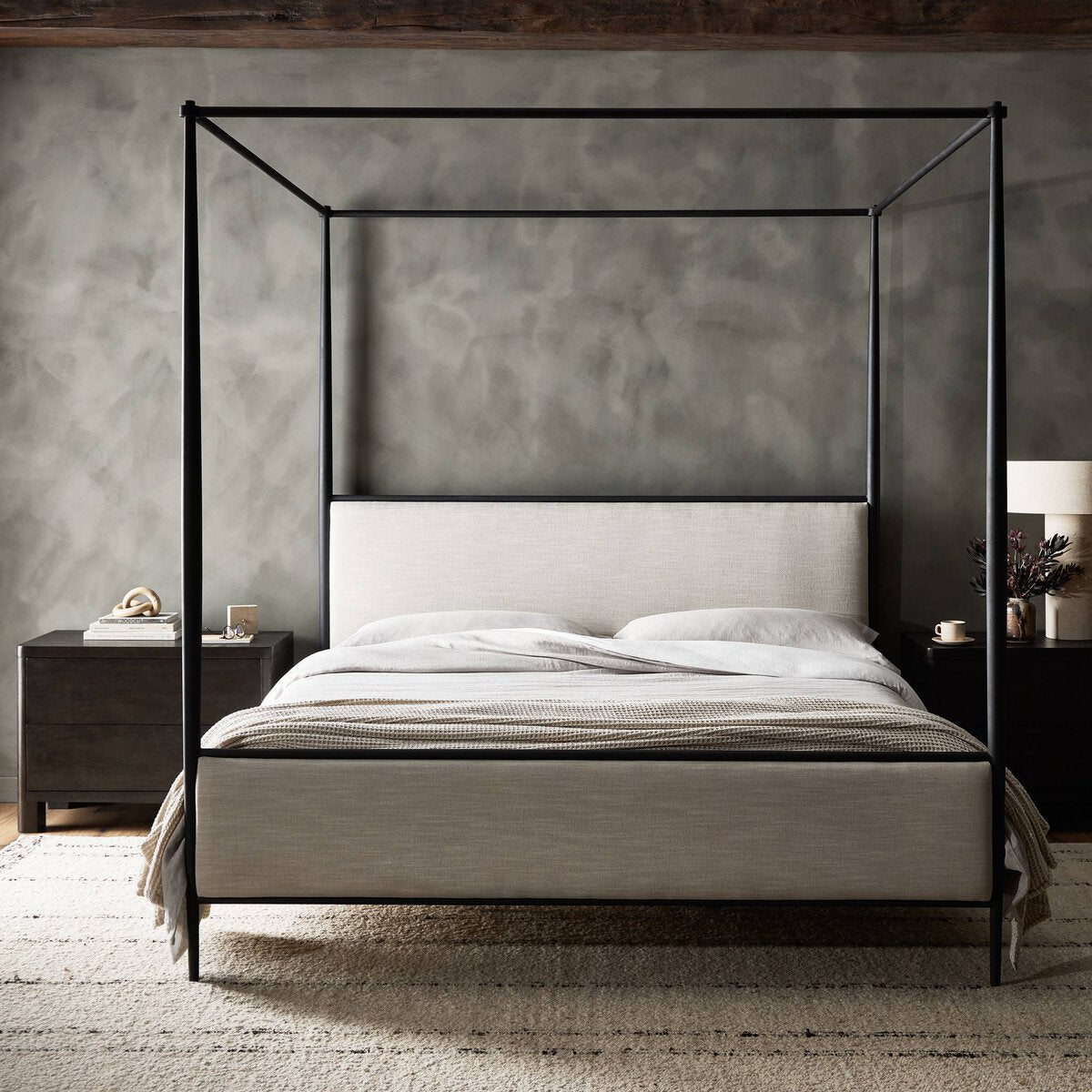 Xander Canopy Bed, Queen
